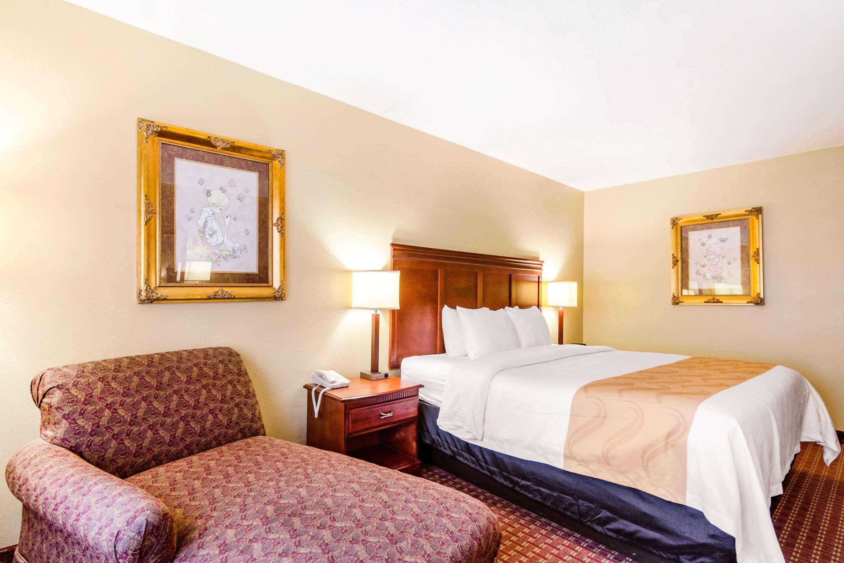 קרת'ג' Quality Inn & Suites מראה חיצוני תמונה