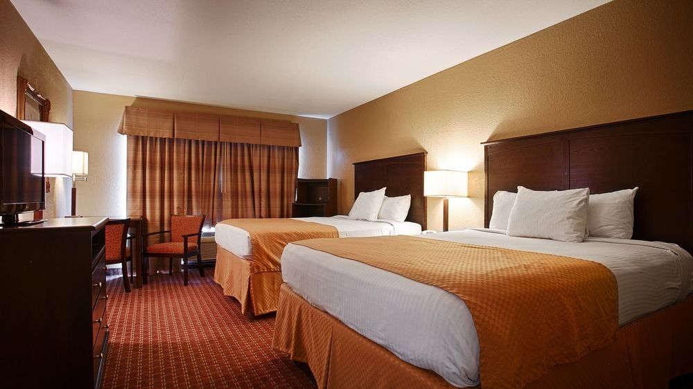 קרת'ג' Quality Inn & Suites מראה חיצוני תמונה