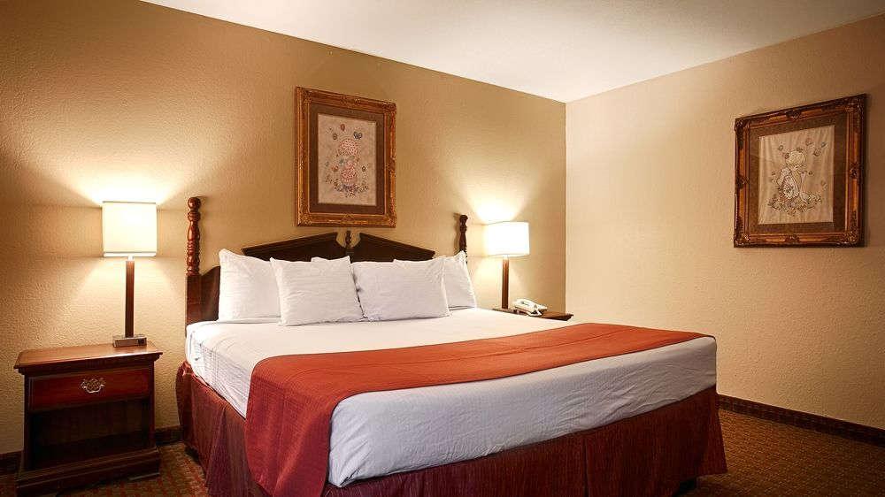 קרת'ג' Quality Inn & Suites מראה חיצוני תמונה