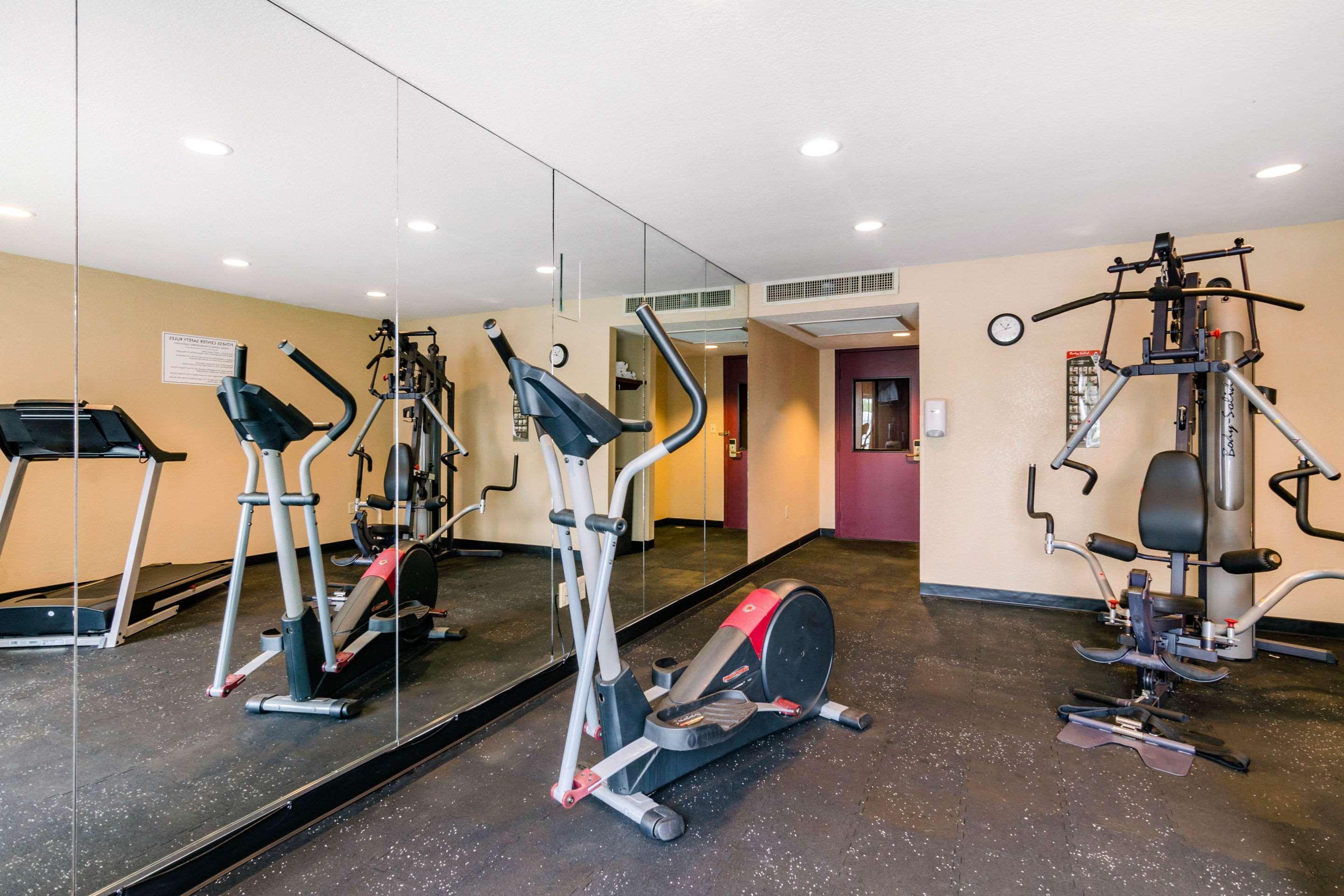 קרת'ג' Quality Inn & Suites מראה חיצוני תמונה