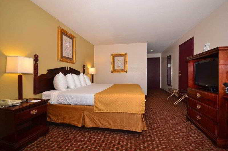 קרת'ג' Quality Inn & Suites מראה חיצוני תמונה