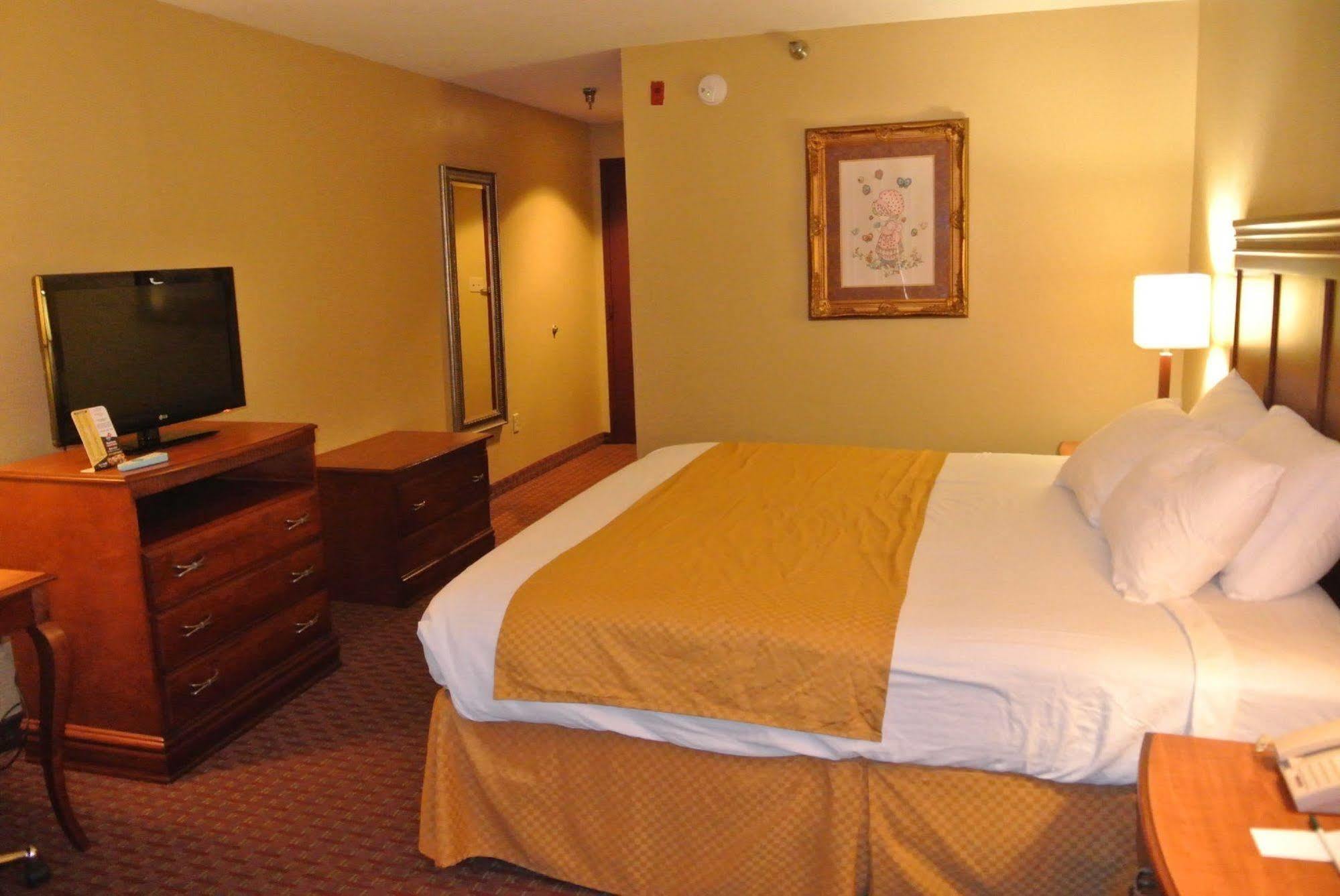 קרת'ג' Quality Inn & Suites מראה חיצוני תמונה